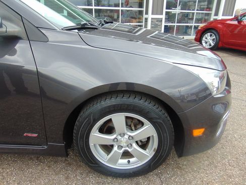Used 2016 Chevrolet Cruze LT w/ Sun And Sound Package image 11