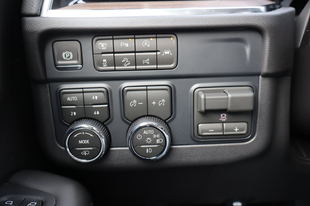 New 2027 Chevrolet Suburban High Country AWD/4WD image 18