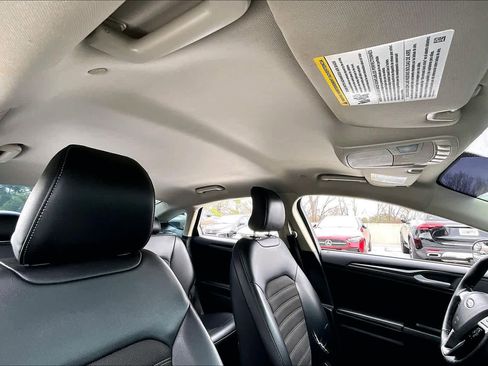 Used 2018 Ford Fusion SE w/ Equipment Group 601A image 13