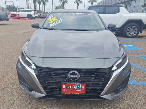 Used 2025 Nissan Altima 2.5 S FWD image 2