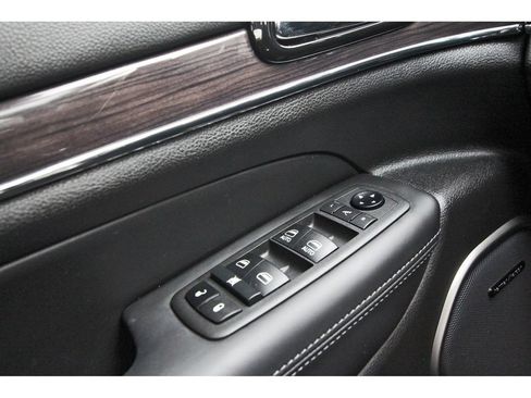 Used 2021 Jeep Grand Cherokee Overland RWD image 20