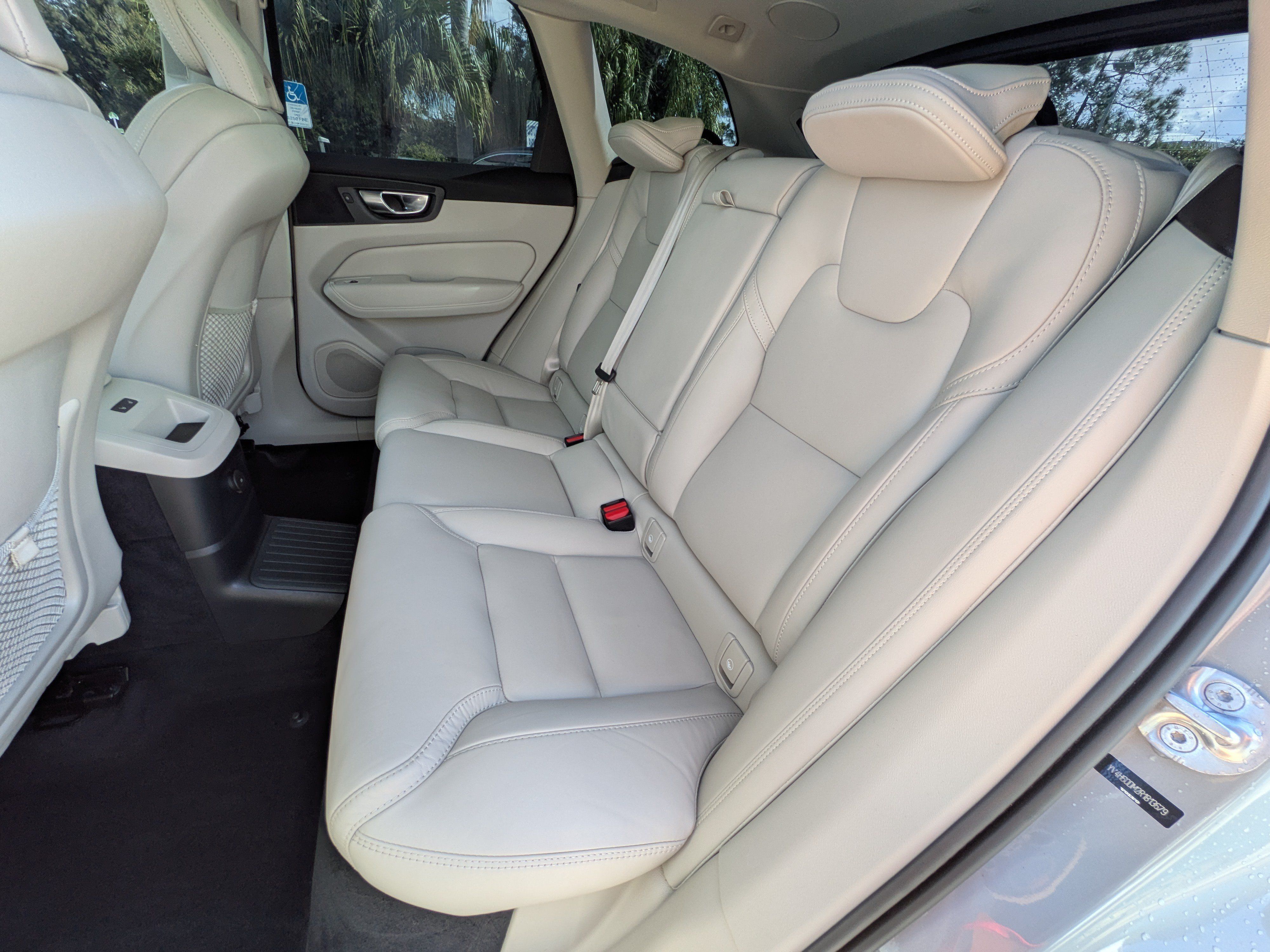 Certified 2024 Volvo XC60 T8 Ultimate w/ Protection Package Premier AWD/4WD image 14