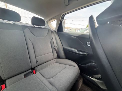 Used 2025 Kia K4 LXS image 40