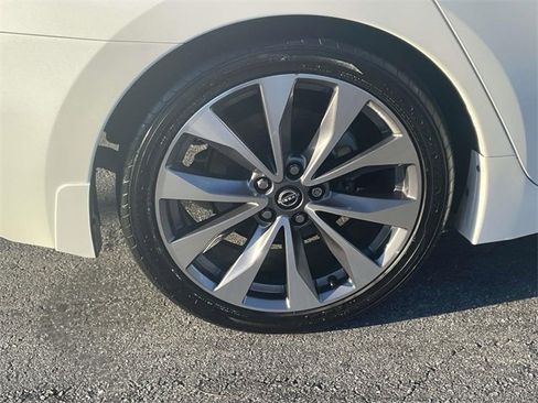 Used 2023 Nissan Maxima Platinum w/ Sport Mat Group image 7