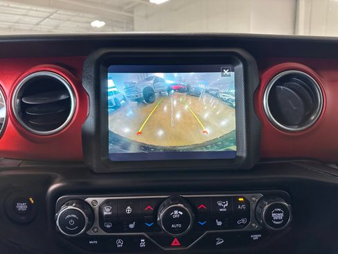 Used 2020 Jeep Wrangler Unlimited Rubicon AWD/4WD image 26
