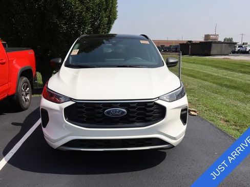 Used 2023 Ford Escape ST-Line w/ Tech Pack #1 FWD image 2