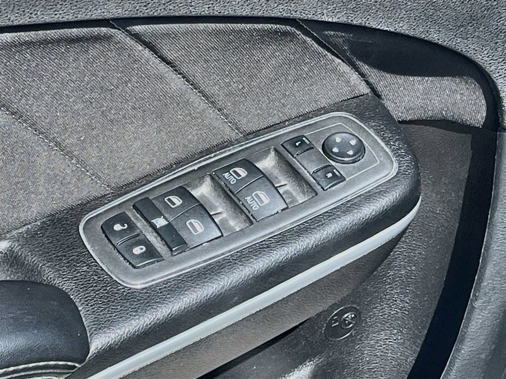 Used 2022 Dodge Charger R/T RWD image 17