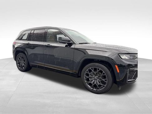 Used 2026 Jeep Grand Cherokee Summit w/ Obsidian Package AWD/4WD image 4