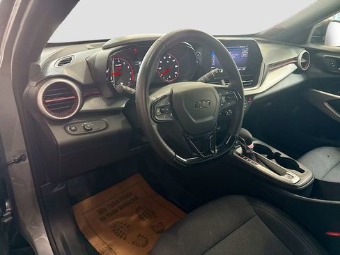Used 2024 Chevrolet Trax RS FWD image 10