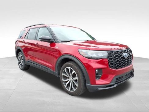 Certified 2025 Ford Explorer ST-Line AWD/4WD image 14