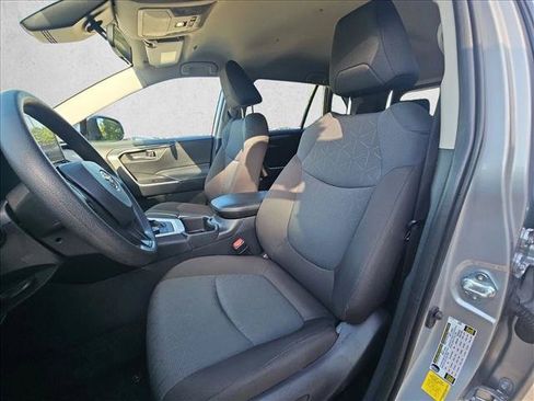Used 2025 Toyota RAV4 XLE AWD/4WD image 16