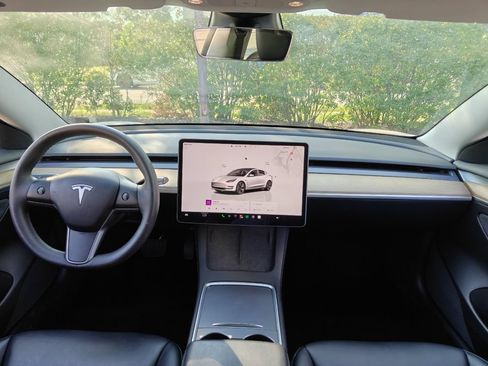 Used 2022 Tesla Model 3 Long Range AWD/4WD image 10