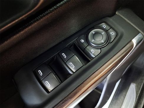 Used 2022 GMC Sierra 1500 SLT image 25