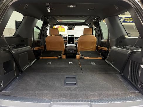 Used 2023 Ford Expedition Platinum AWD/4WD image 57