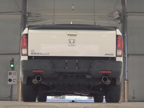 Used 2023 Honda Ridgeline Black Edition image 9