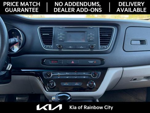 Used 2016 Kia Sedona L image 28