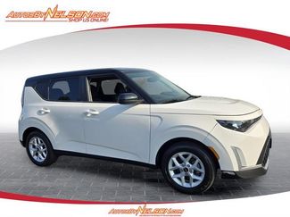Used 2023 Kia Soul FWD video 1