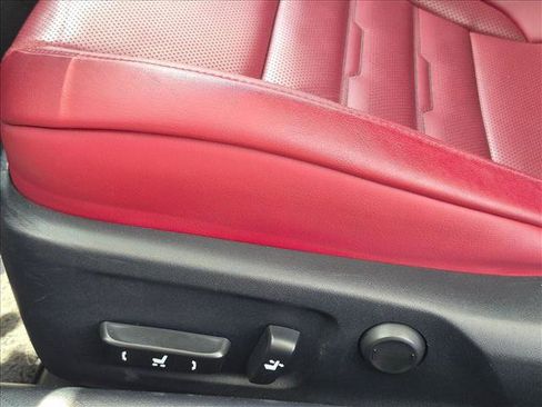 Used 2016 Lexus RC 200t RWD image 4