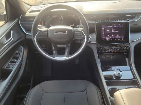 New 2025 Jeep Grand Cherokee L Laredo w/ Luxury Tech Group I image 12