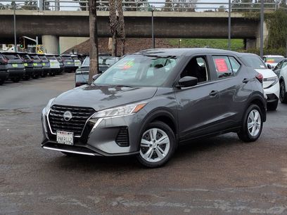 Certified 2025 Nissan Kicks Play S