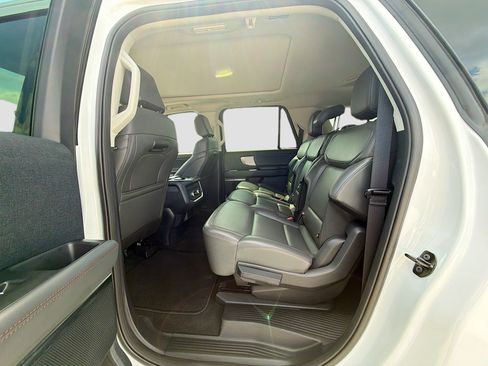 Used 2025 Ford Expedition Max Active AWD/4WD image 31
