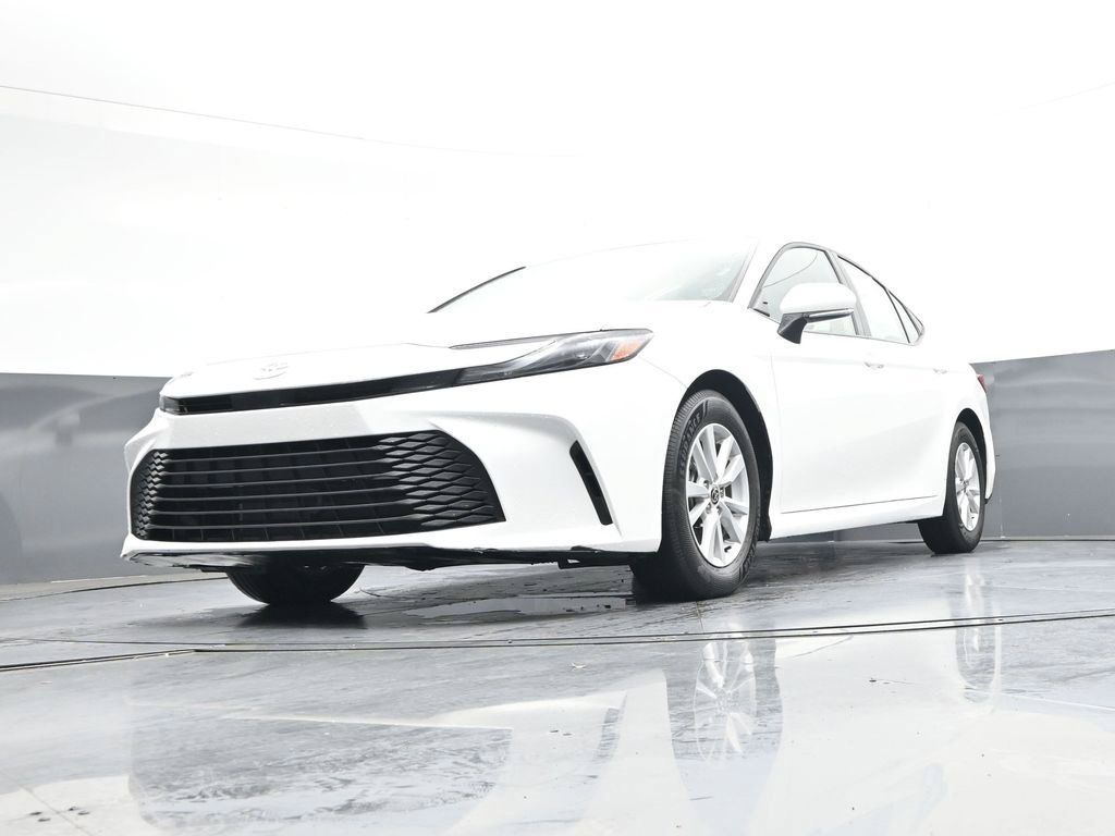 Used 2026 Toyota Camry LE FWD image 39