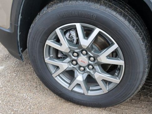 Used 2023 GMC Acadia SLE w/ Driver Convenience Package image 7