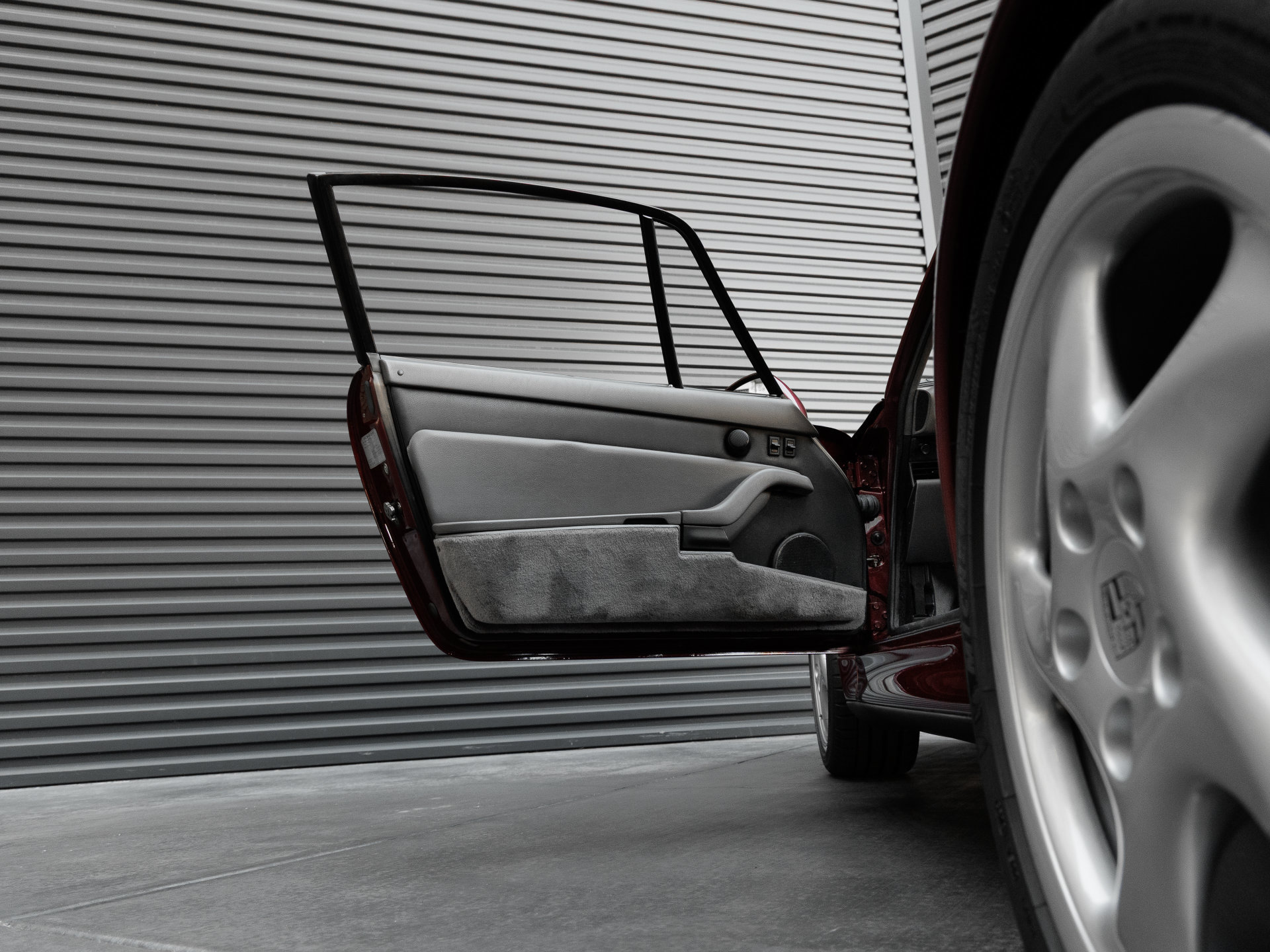 Used 1997 Porsche 911 Carrera S RWD image 16