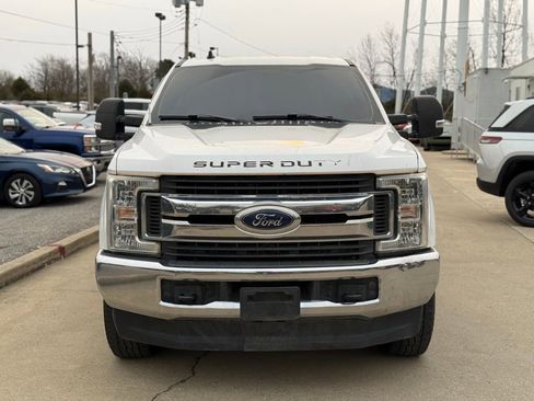 Used 2019 Ford F250 XLT w/ Snow Plow Prep Package image 3