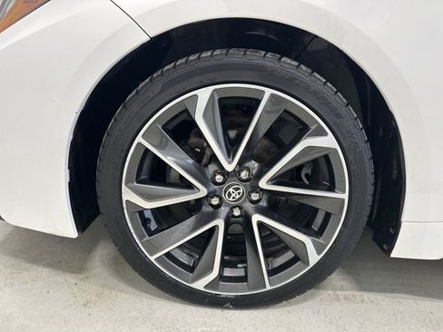 Used 2020 Toyota Corolla SE w/ SE Premium Package image 32