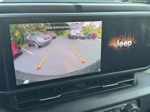 Used 2025 Jeep Wrangler Unlimited Sport S 4xe AWD/4WD image 24