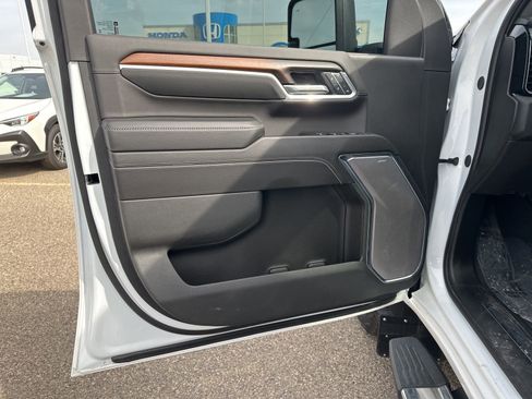 Used 2024 GMC Sierra 2500 Denali w/ Technology Package AWD/4WD image 19