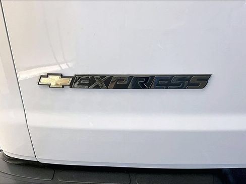 Used 2022 Chevrolet Express 2500 w/ Driver Convenience Package RWD image 7