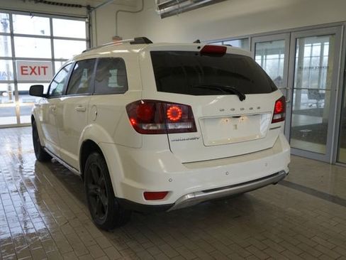 Used 2020 Dodge Journey Crossroad image 2