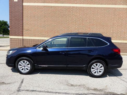 Used 2018 Subaru Outback 2.5i Premium AWD/4WD image 5