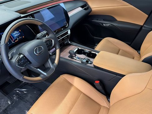 Used 2025 Lexus RX 350 Premium Plus FWD image 4