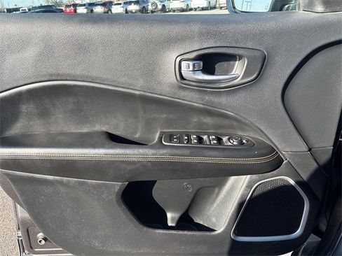Used 2019 Jeep Compass Limited image 41