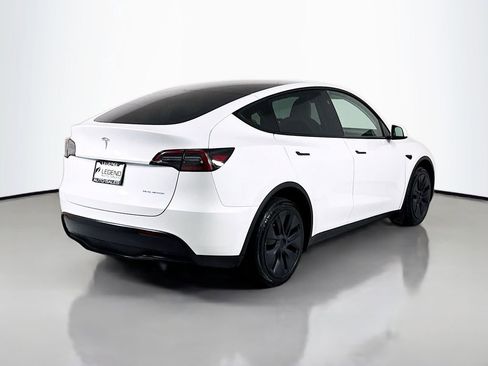 Used 2024 Tesla Model Y Long Range image 5