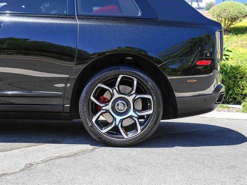 Used 2021 Rolls-Royce Cullinan Black Badge AWD/4WD image 26