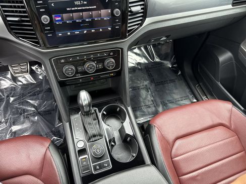 Used 2022 Volkswagen Atlas Cross Sport SEL Premium R-Line image 25