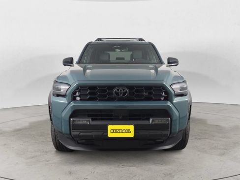 Used 2025 Toyota 4Runner TRD Off-Road Premium AWD/4WD image 2