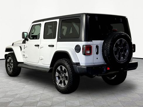 Used 2018 Jeep Wrangler Unlimited Sahara AWD/4WD image 4