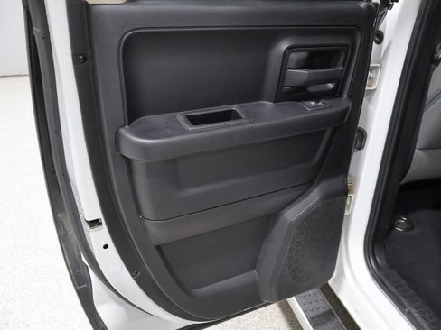Used 2016 RAM 1500 Express AWD/4WD image 17