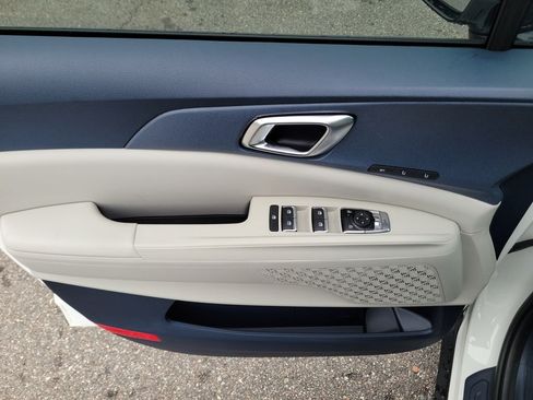 New 2026 Kia Carnival EX FWD image 20