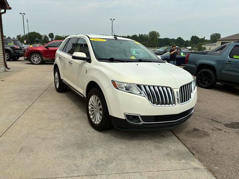 Used 2013 Lincoln MKX AWD w/ Wood Pkg image 3