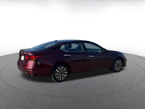 Used 2025 Nissan Altima 2.5 SV image 15