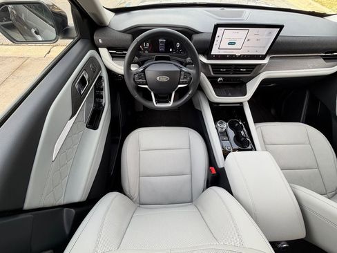 Certified 2025 Ford Explorer Platinum w/ Ultimate Package image 35