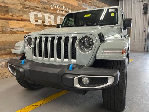 Used 2023 Jeep Wrangler Unlimited Sahara w/ Cold Weather Group AWD/4WD image 15