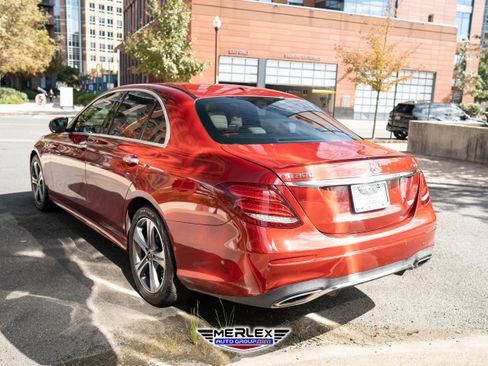 Used 2019 Mercedes-Benz E 300 4MATIC w/ Driver Assistance Package image 5