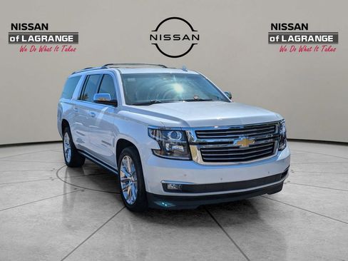 Used 2019 Chevrolet Suburban Premier w/ Premier Plus Edition AWD/4WD image 5